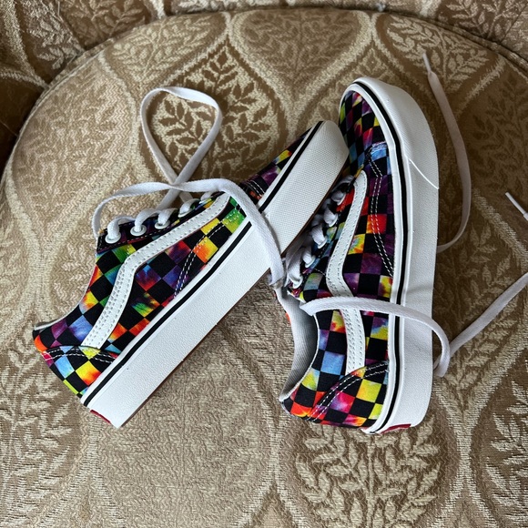 Vans - Picture 5 of 9